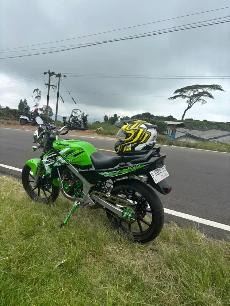 Kawasaki ninja R150 tahun 2008 hijau suriken
