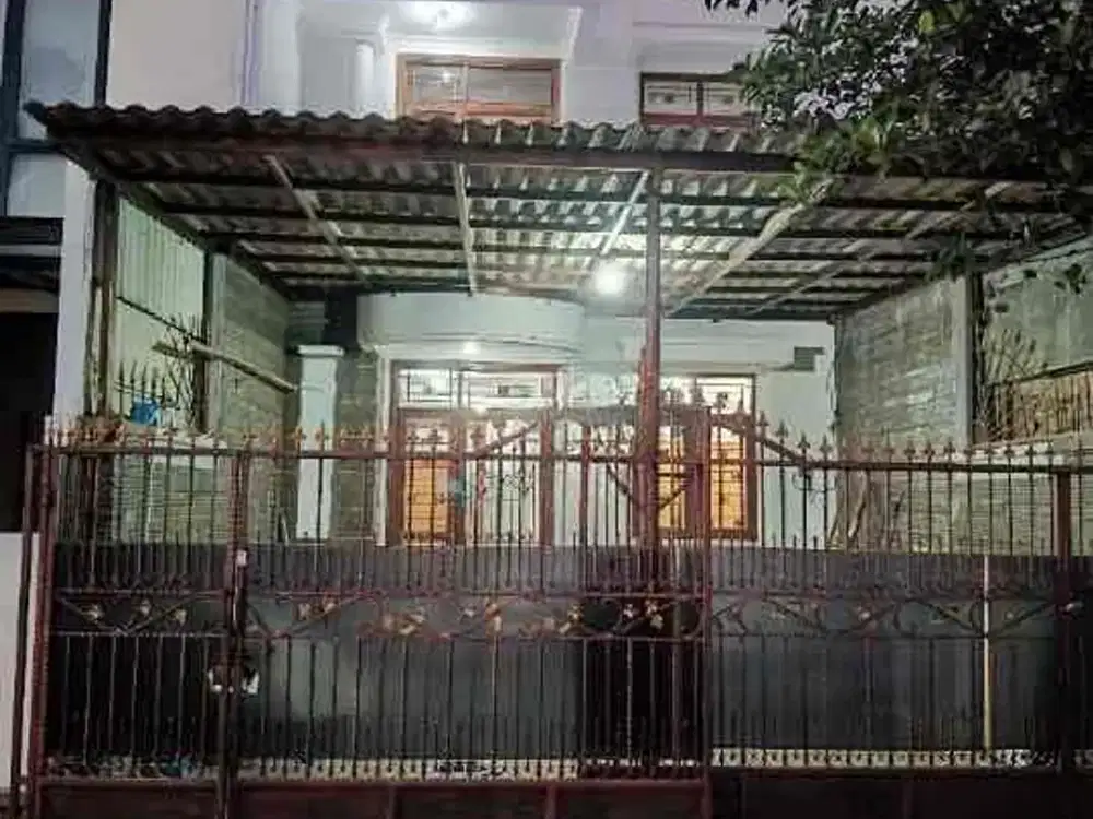 Disewakan Rumah 2,5 Lantai Semifurnish  Siap Huni Hadap Selatan di Gading Nirwana Jakarta Utara