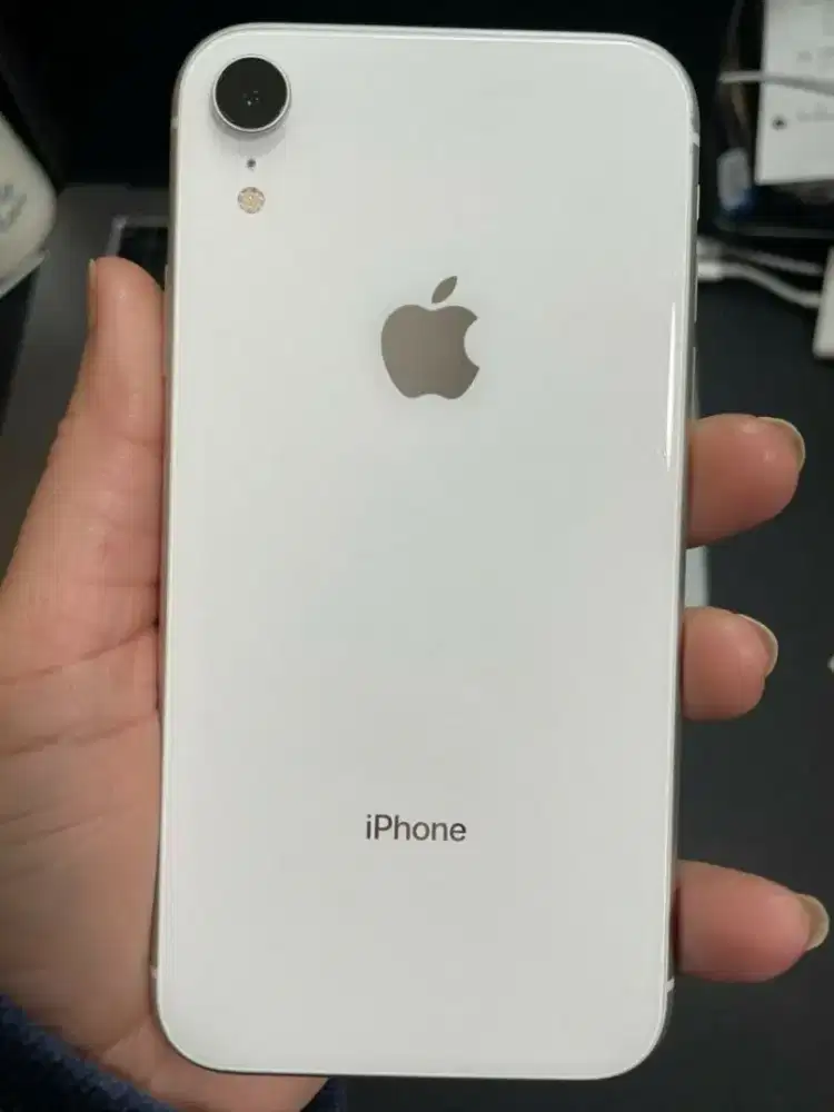 iPhone Xr handphone