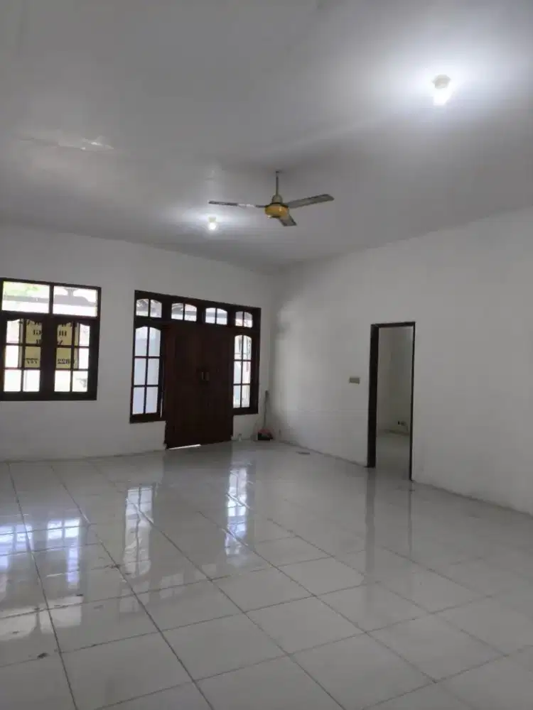 Disewakan/Jual Rumah Second dekat kapas krampung, Surabaya