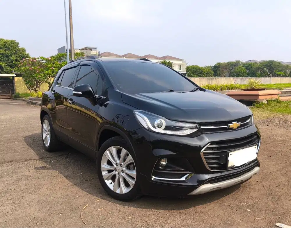 KM 33rb Chevrolet Trax Premier Turbo 1.4AT 2019 2020 Hitam Like New