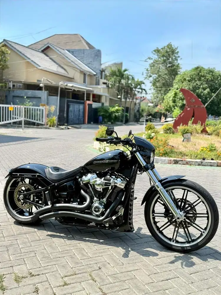 Harley Davidson Breakout VIN 2021 5HD Cakeepp Airsus