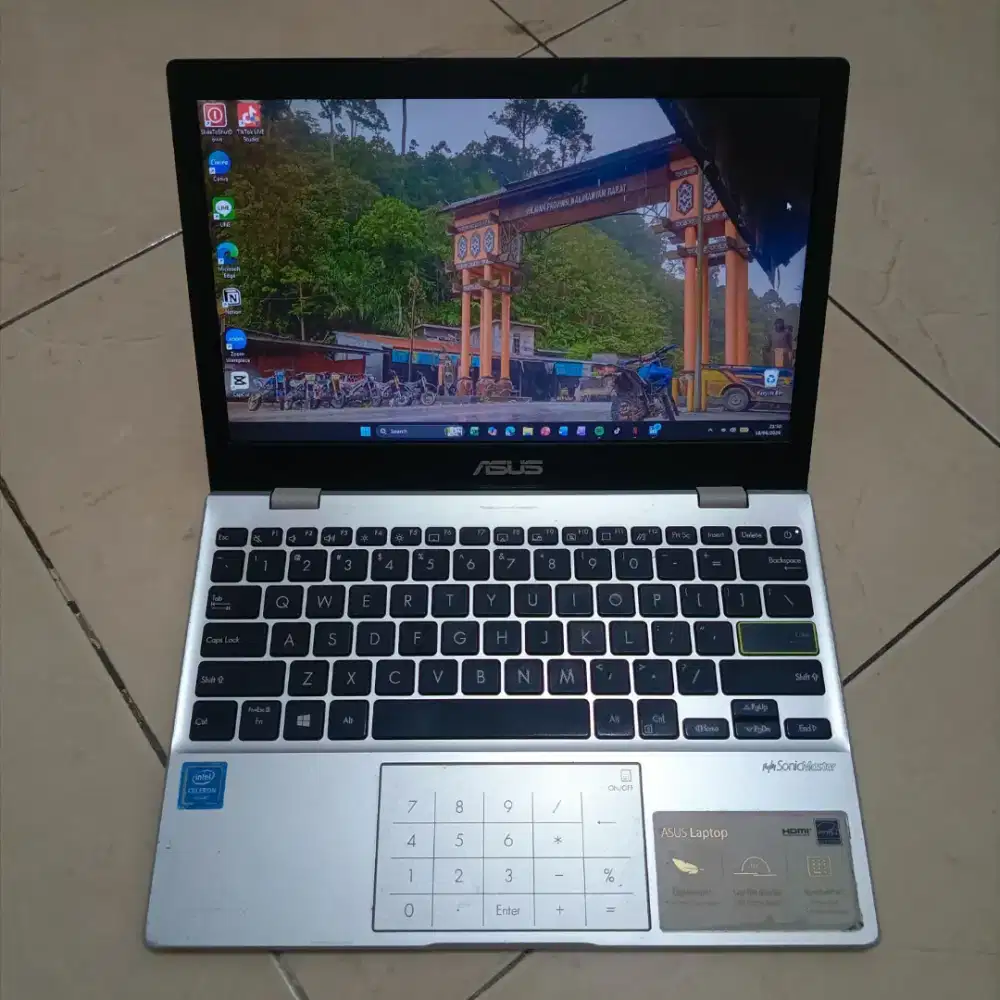 Laptop Asus Notebook E210M