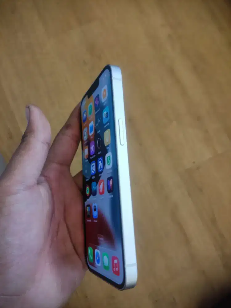 iPhone 13 basic 128 inter