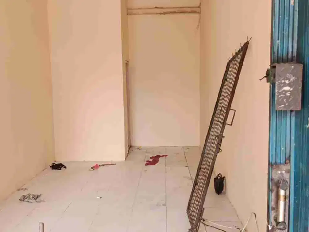 Disewakan ruko di pejuang bekasi harga 35 jt km 1 luas dalam ruko 21 cm parkiran 12 cm fee 2 persen apabila ruko sudah tersewa