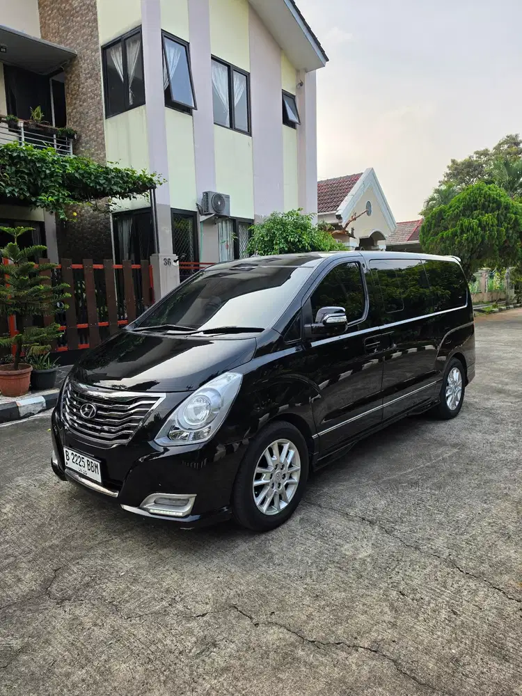 Hyundai H-1 2015 ROYALE LOW KM 95RB ORI