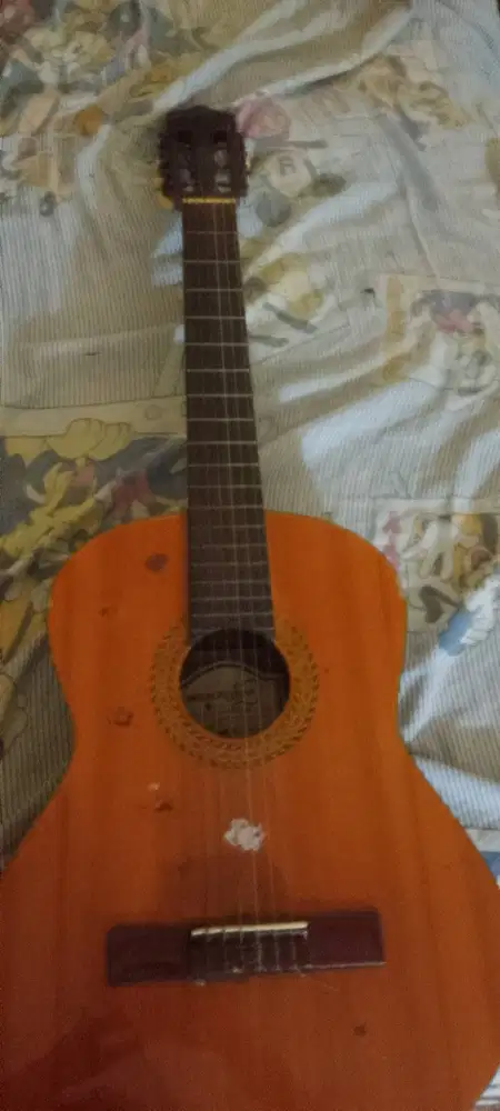 Dijual Gitar Akustik Nylon merk Rockson