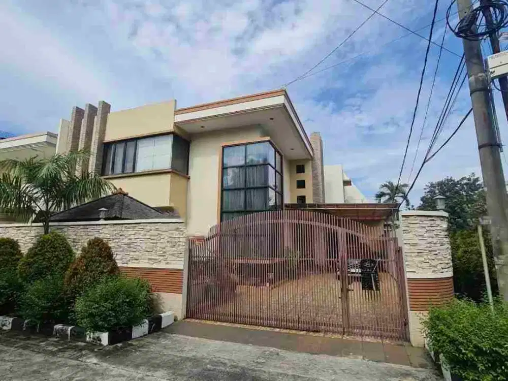 Rumah cantik Hoek di green garden