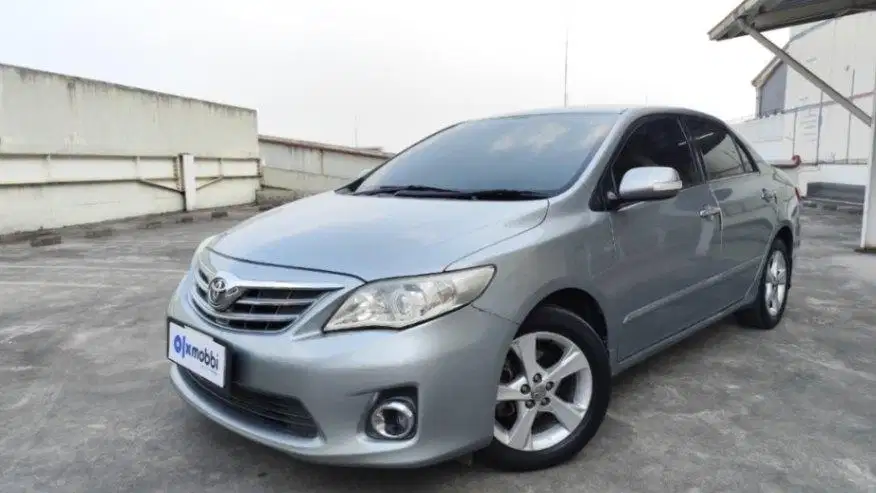 DP RENDAH Toyota Corolla Altis 1.8 Bensin-AT 2012 CBE