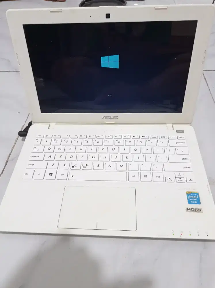 Netbook Asus X200CA