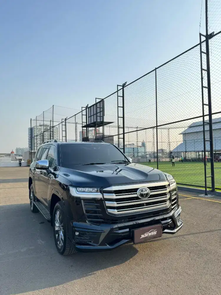 Toyota Land Cruiser VXR 2023
Black on Black

-VIN 2023