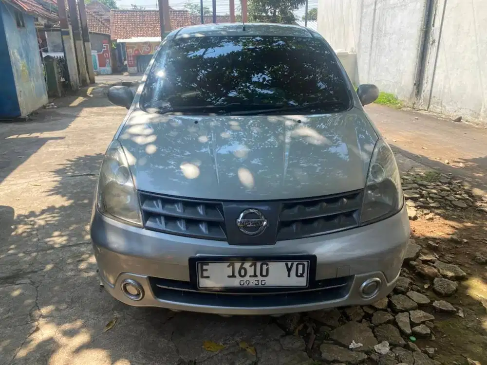 Nissan Grand Livina 2010