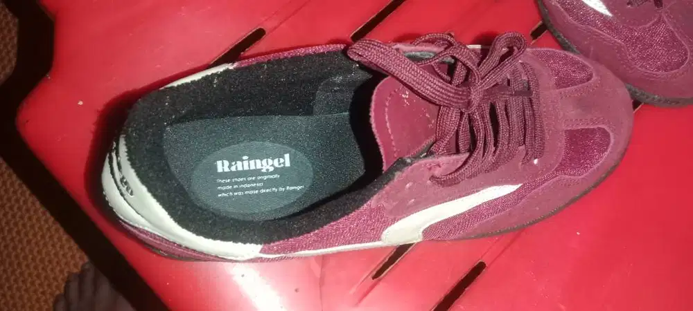 Dijual sepatu raingel uk 41 180 nego