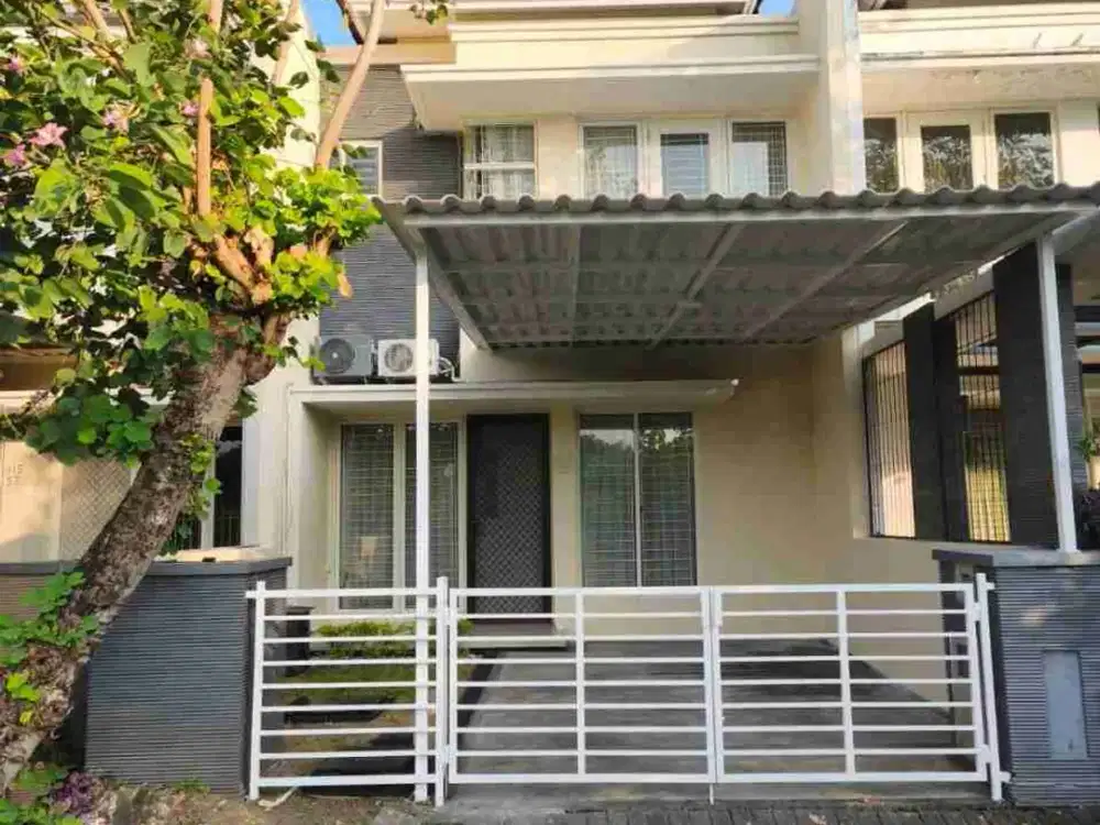 Disewakan Rumah 2 Lantai Minimalis 
Pakuwon City ,Surabaya Timur
