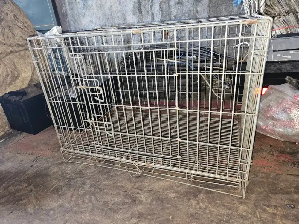 Kandang kucing dan anjing besi tebal ukuran PXLXT. 76X48X56
MINUS