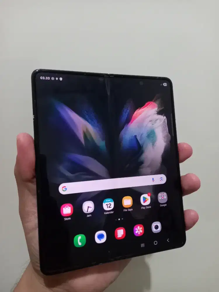 Samsung Galaxy Z Fold 3 Ram 12/256Gb Fullset ex sein ada minus dibaca