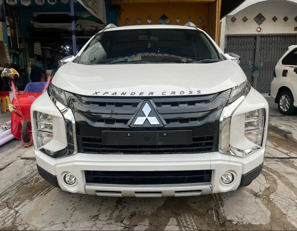 (TDP 45 JUTA!) Mitsubishi New Xpander Cross Plus Automatic Putih 2022