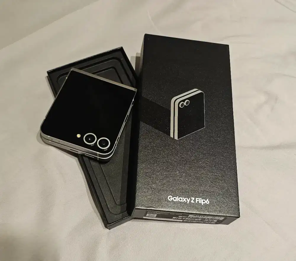 Samsung Z Flip6 256GB Silver Shadow | Mulus 99% | Fullset Lengkap