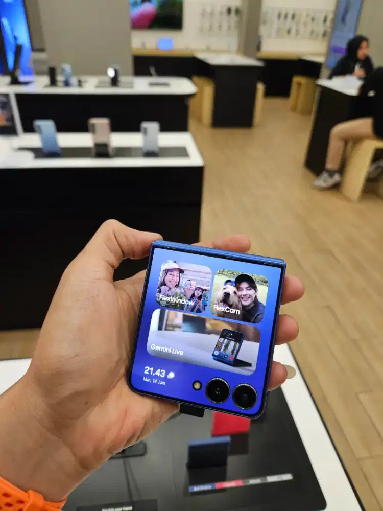 SAMSUNG Z FLIP 7 BONUS FREE SPEAKER PREMIUM DAN GIFT SENILAI 1,2 JUTA