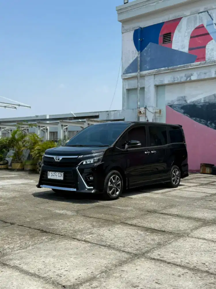 Full record toyota . Full ori . Toyota Voxy 2.0 2019