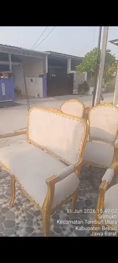 Borongan kursi & karpet bekas dekorasi