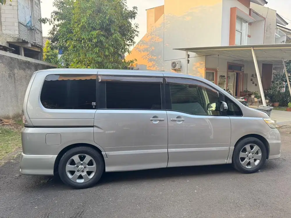 Nissan serena c25 2008 facelift cbu japan