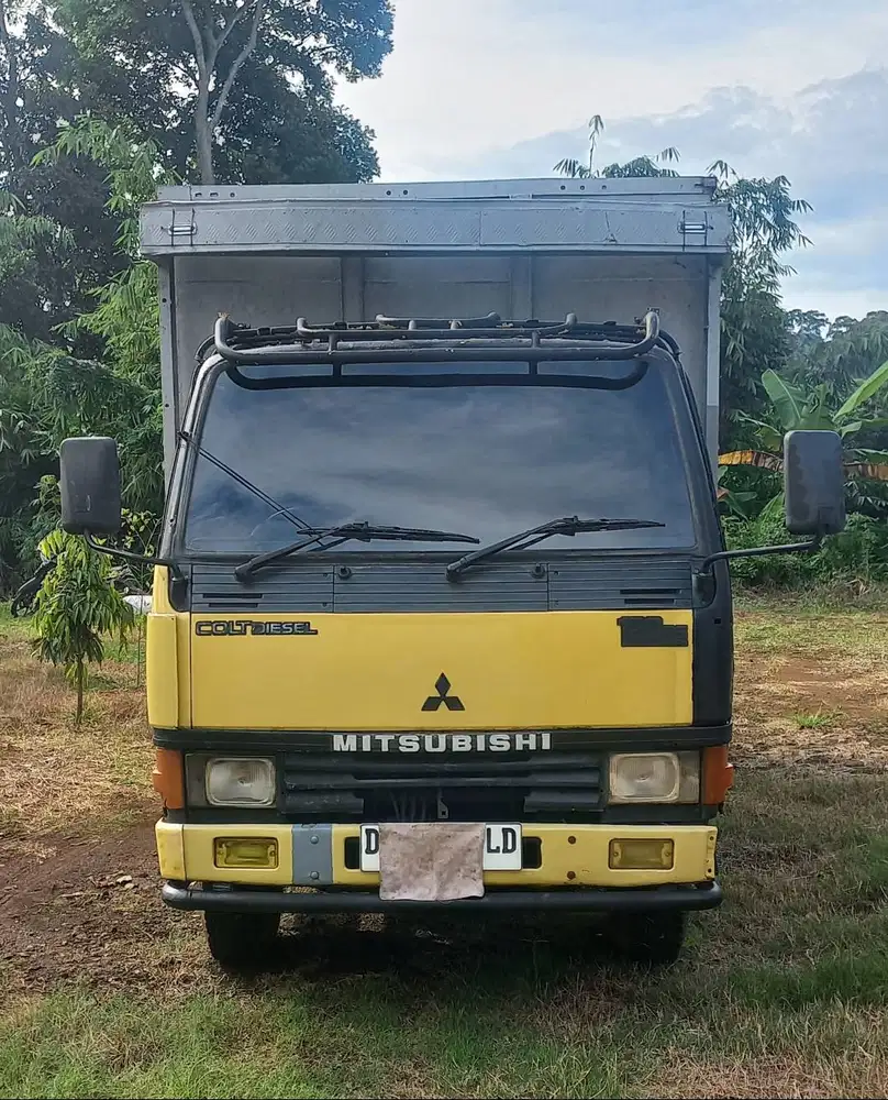 Mitsubishi Colt Diesel Ragasa tahun 2002 (FE349)