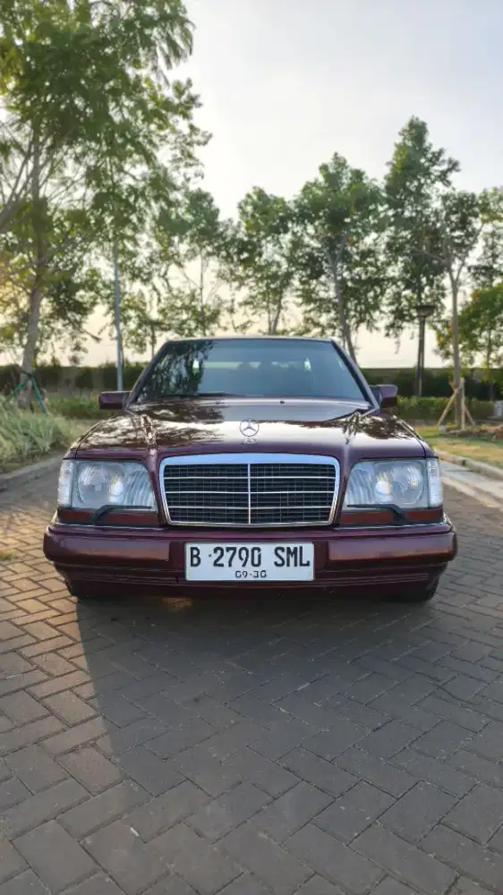 Mercedes Benz E220 Masterpiece W124 Antik E320 220e 300e Low KM