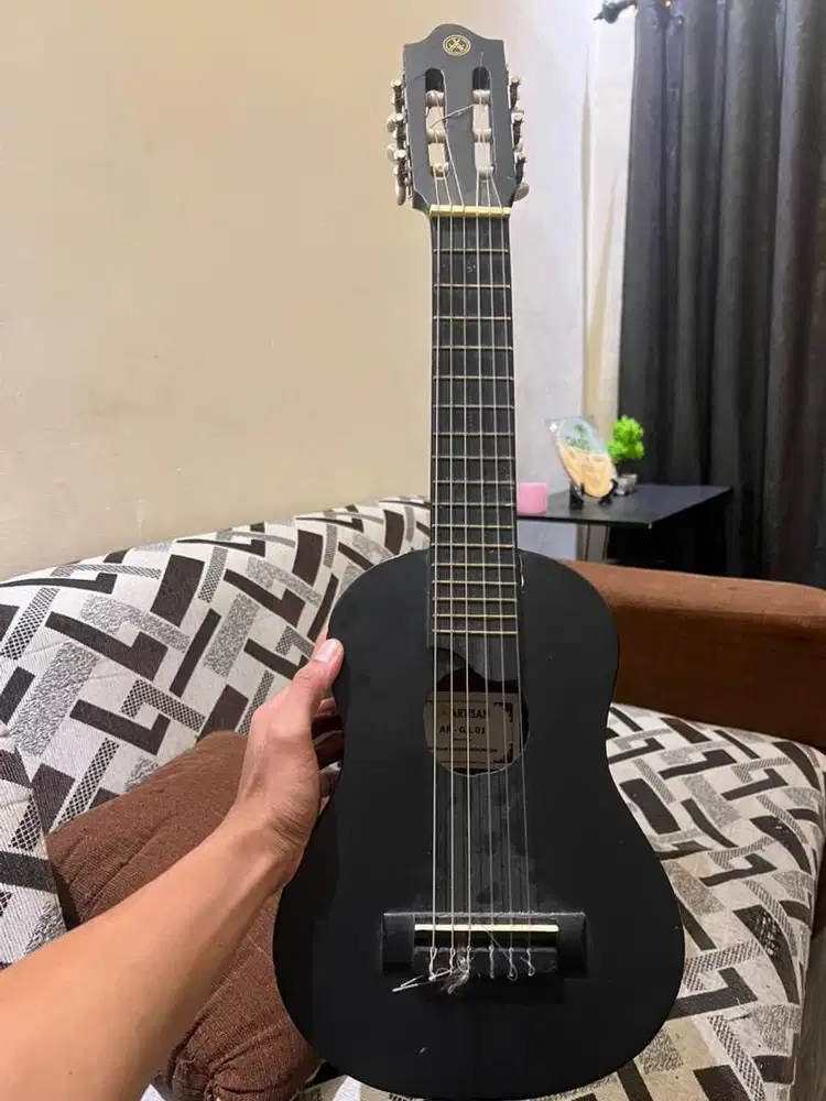 Gitar Kecil Ukulele Senar 6 Nilon Mulus Nominus