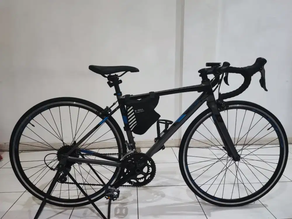 Sepeda Road Bike Polygon Strattos S2 ukuran S