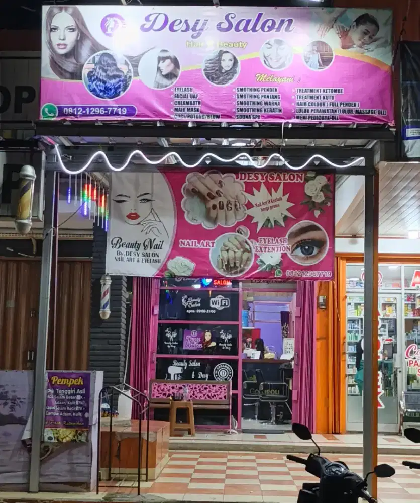 Loker Desy salon