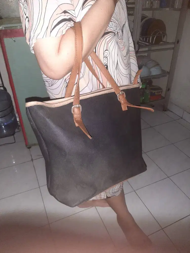 Tas Wanita Layak Pakai