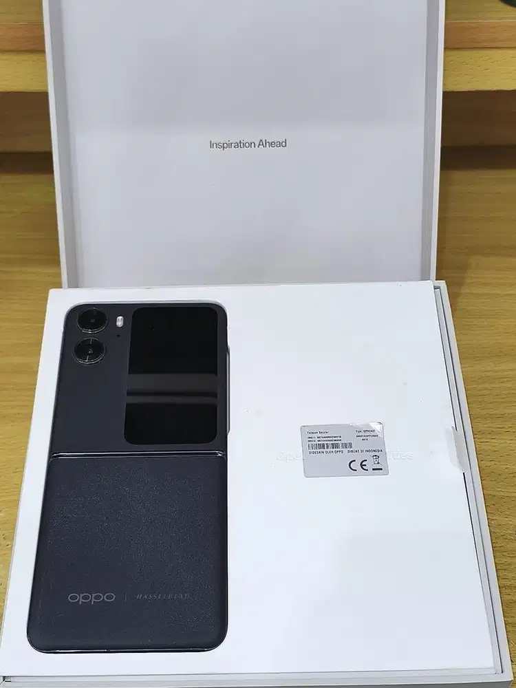 Oppo find N2 flip 8/256 kelengkapan unit dan dus