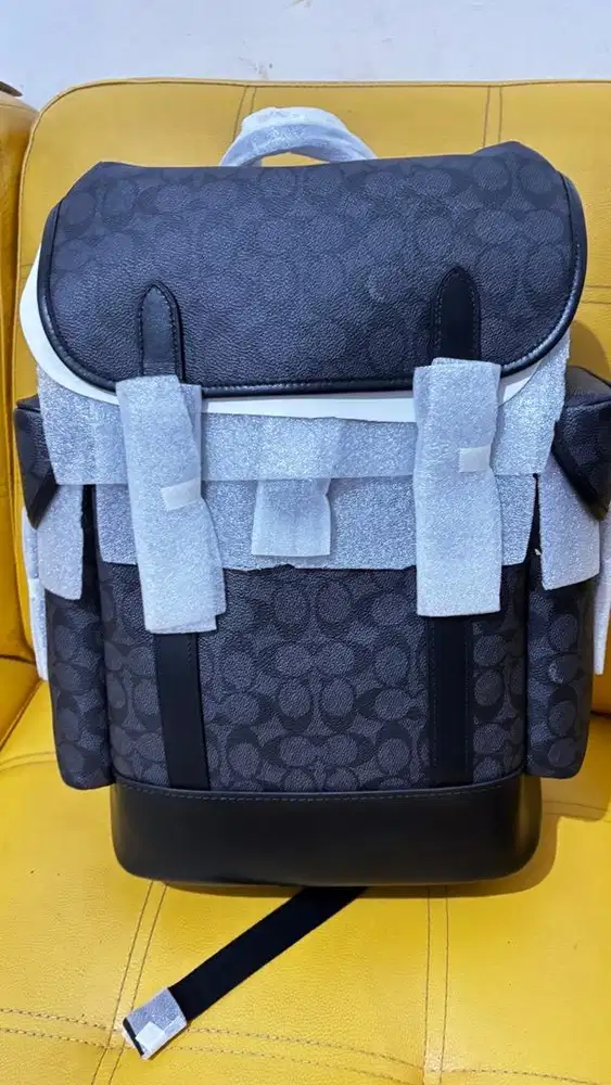Jual tas Coach Man backpack signature charcoal