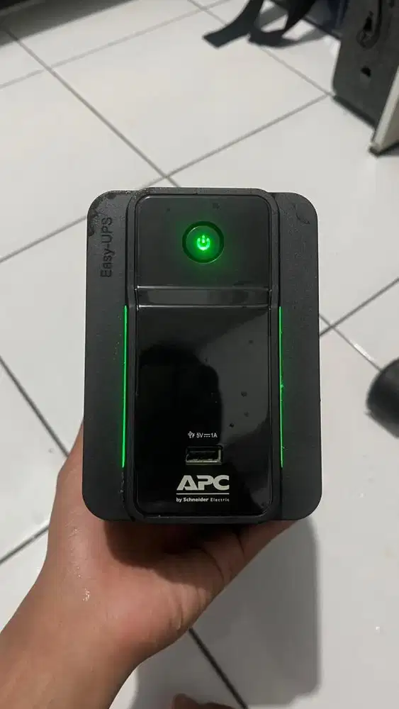 UPS APC 700VA 360W BEKAS