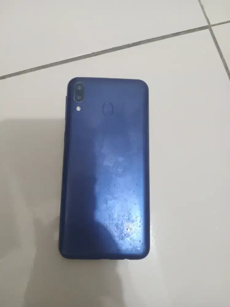 Samsung M20  minus lcd