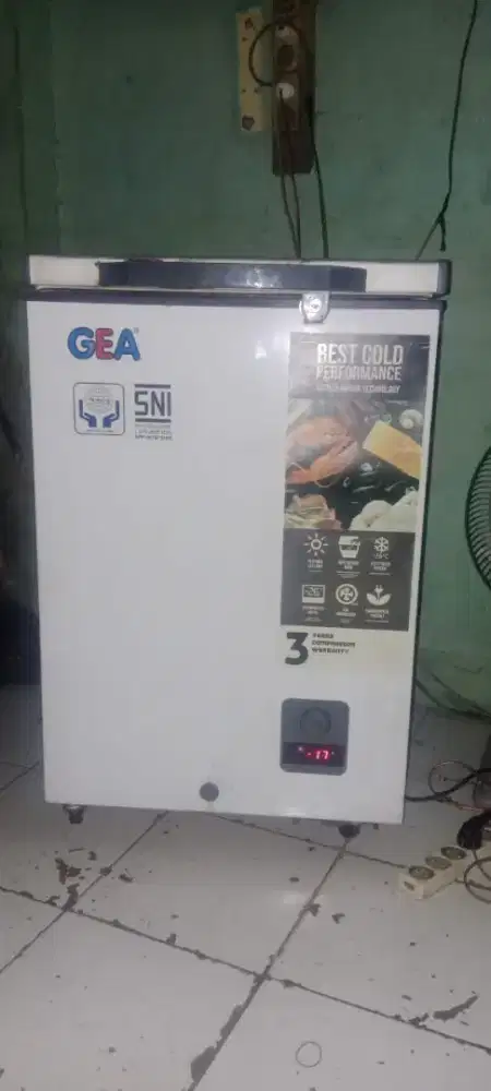 Freezer box merk gea 100 liter