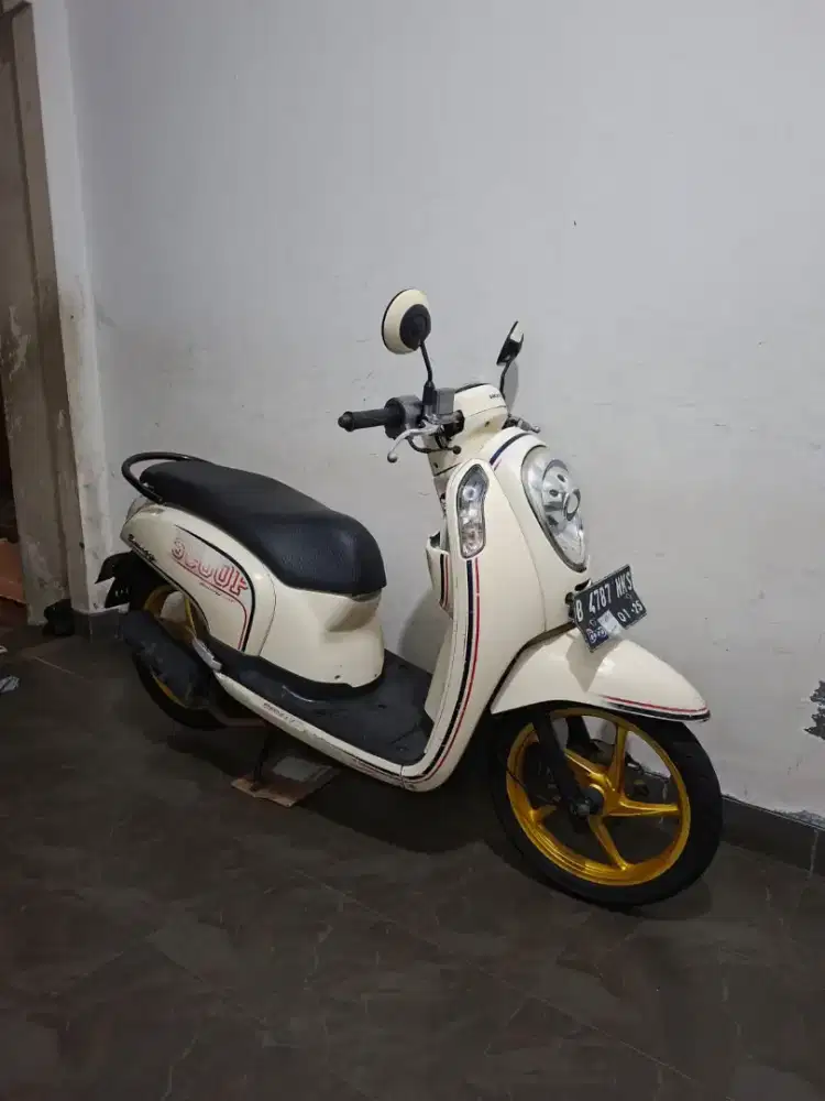 Scoopy F1 2014 Original