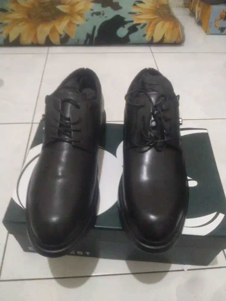 Barang baru belum pernah digunakan sama sekali size 42