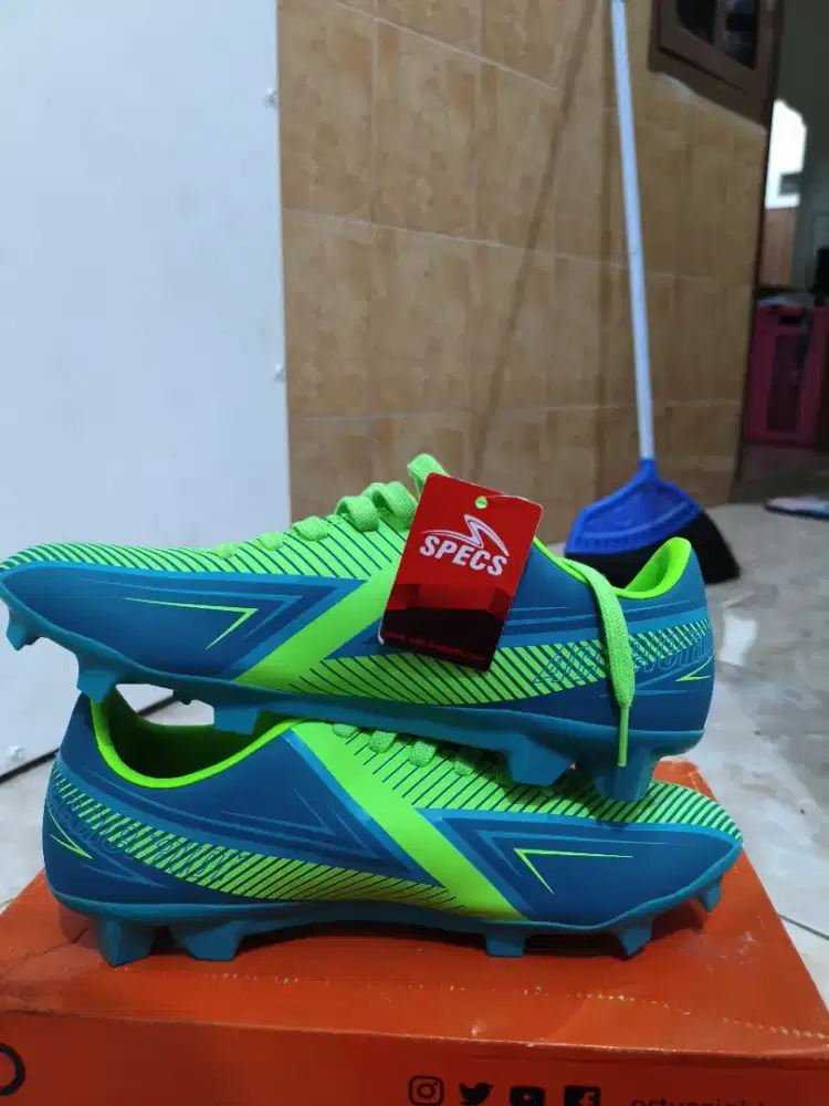 sepatu bola spech