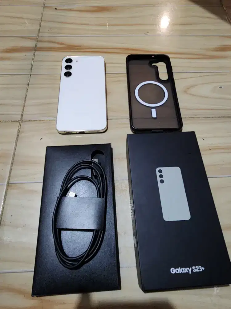 Samsung S23 Plus 8/256 Putih