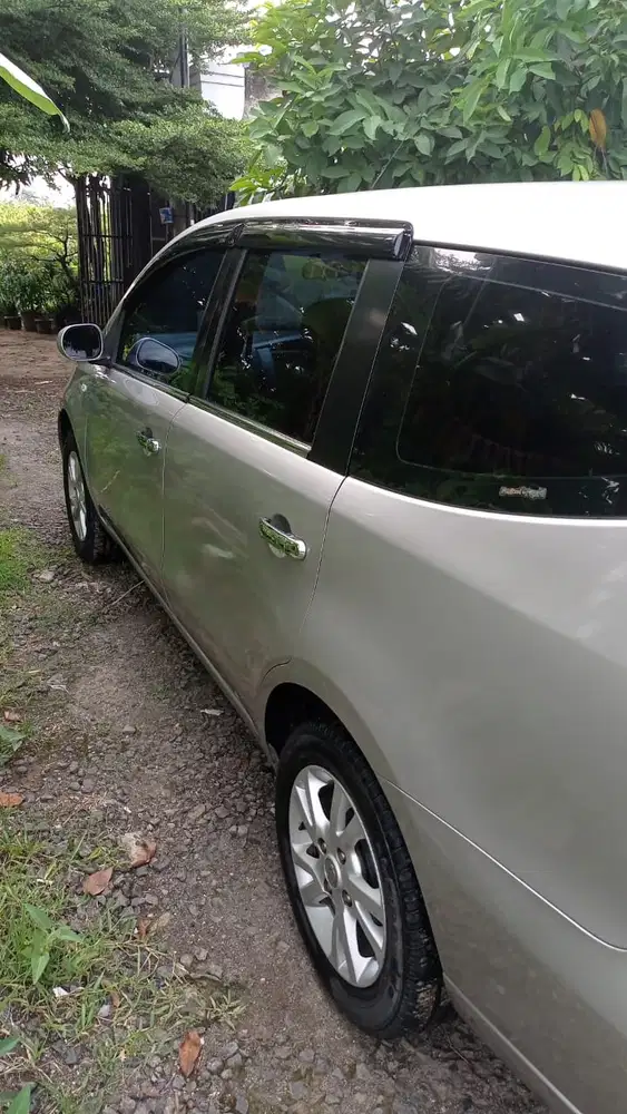 Nissan Grand livina 2013 Bensin