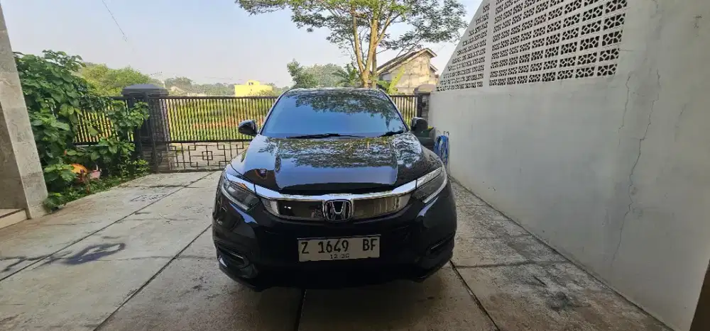 HRV SE 2018 AT HITAM