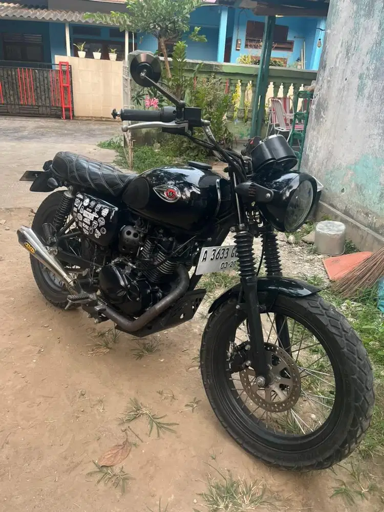 Kawasaki W175 Custom