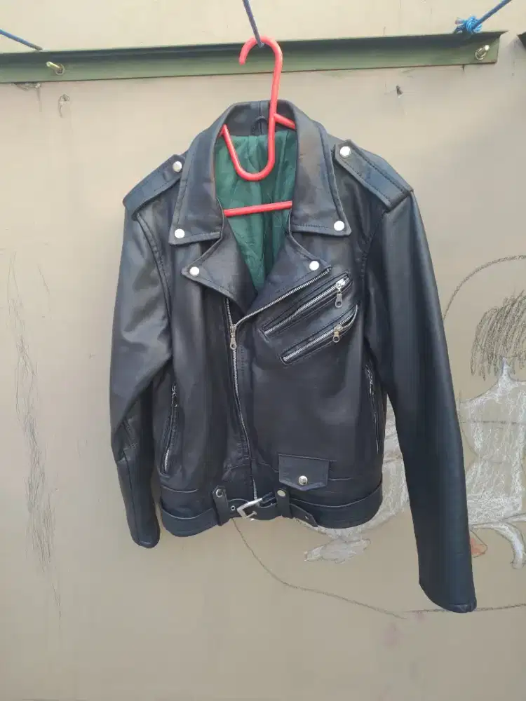 Jaket kulit asli ramones import jerman size m