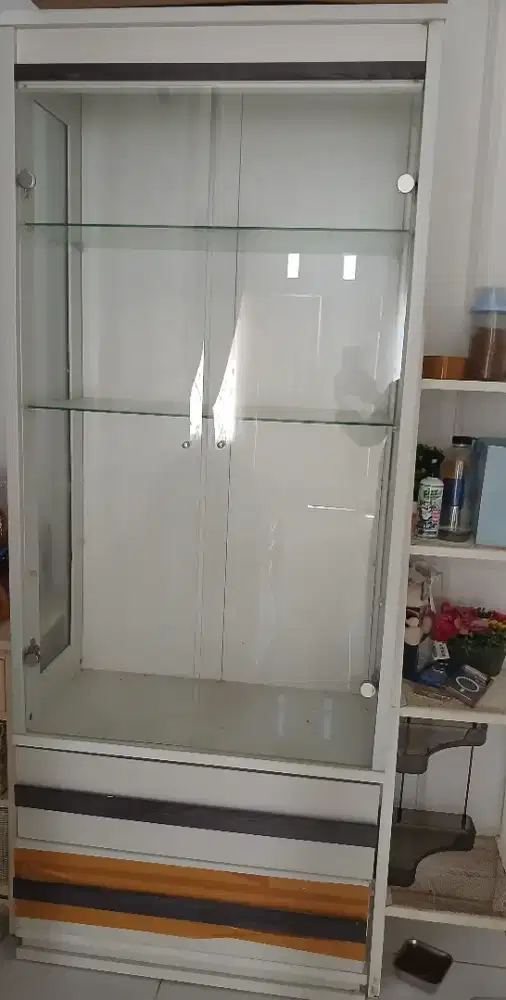 Dijual Lemari Rak Kaca