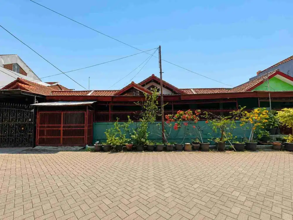 Rumah Strategis Lebar 12 meter Di Harapan Indah Bekasi