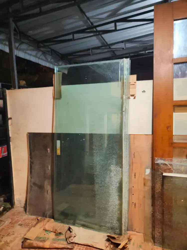 SEKAT KACA KAMAR MANDI KEBUTUHAN KONTRAKTOR