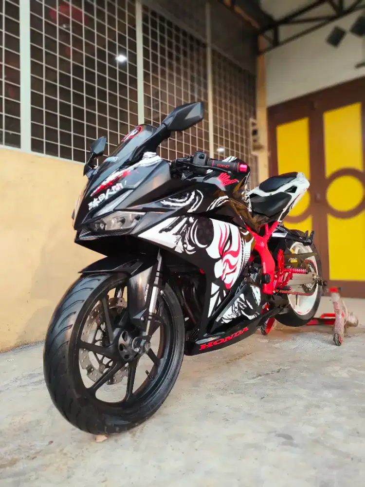 Honda CBR250RR / CBR 250RR ABS SE Kabuki 2017, Black Premium Metalic.