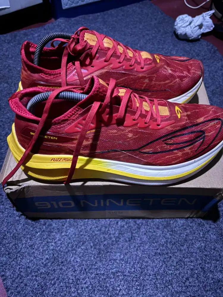 sepatu running nineten 
haze veloce